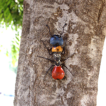 Recycled Ant Wall Mount - DeKulture DKW-17018-RIF